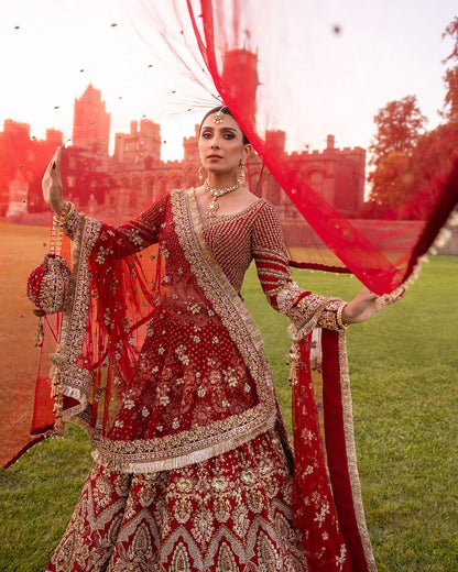 Faiza Saqlain - Raeni