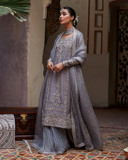 Faiza Saqlain - Dila